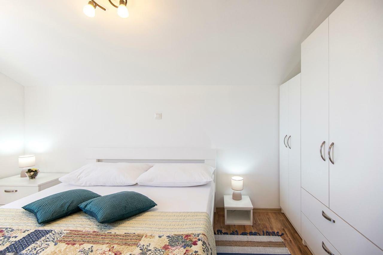 Apartments Cape Deluxe Rtina Luaran gambar
